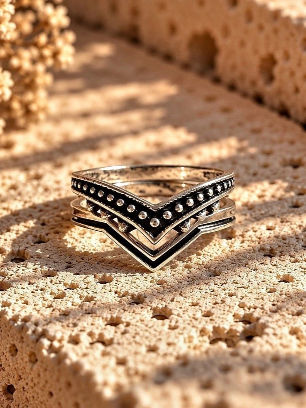 Chevron Beaded 2 Rings in Silver & Black tone